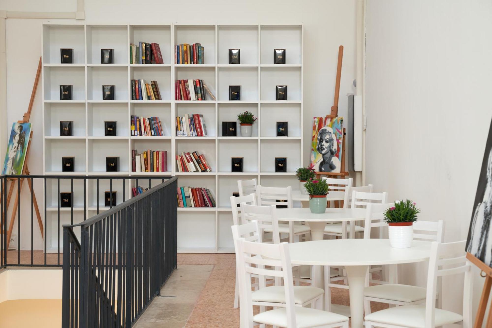 Hub Portanova Hostel Трани Екстериор снимка