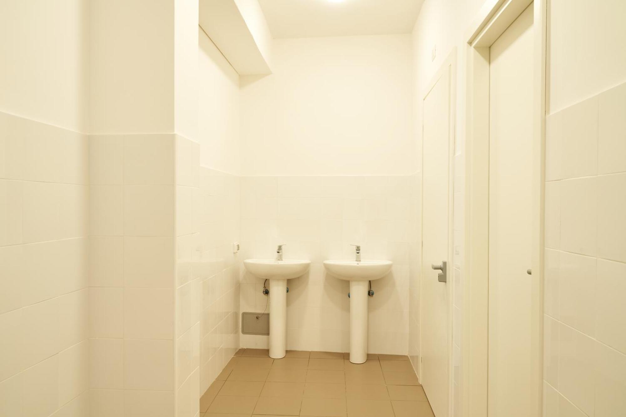 Hub Portanova Hostel Трани Екстериор снимка
